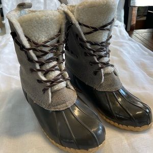 Womens size 10 duck boots